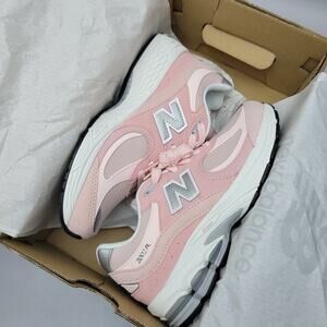 New Balance 2002R Pink Sand Sneakers GC2002SK GS Youth Size 4 Womens 5.5